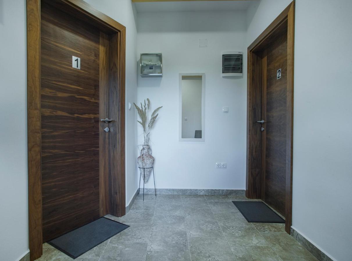 Studio Apartment Karlo Drežnik Grad Buitenkant foto